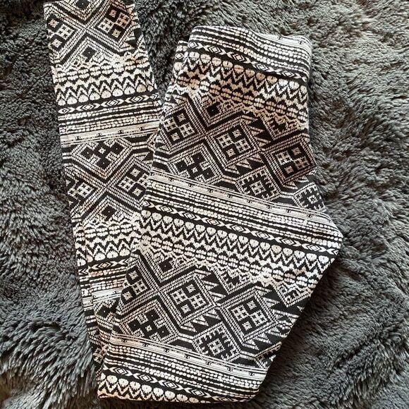Garage Size XS Aztec Print Leggings - Picture 1 of 3